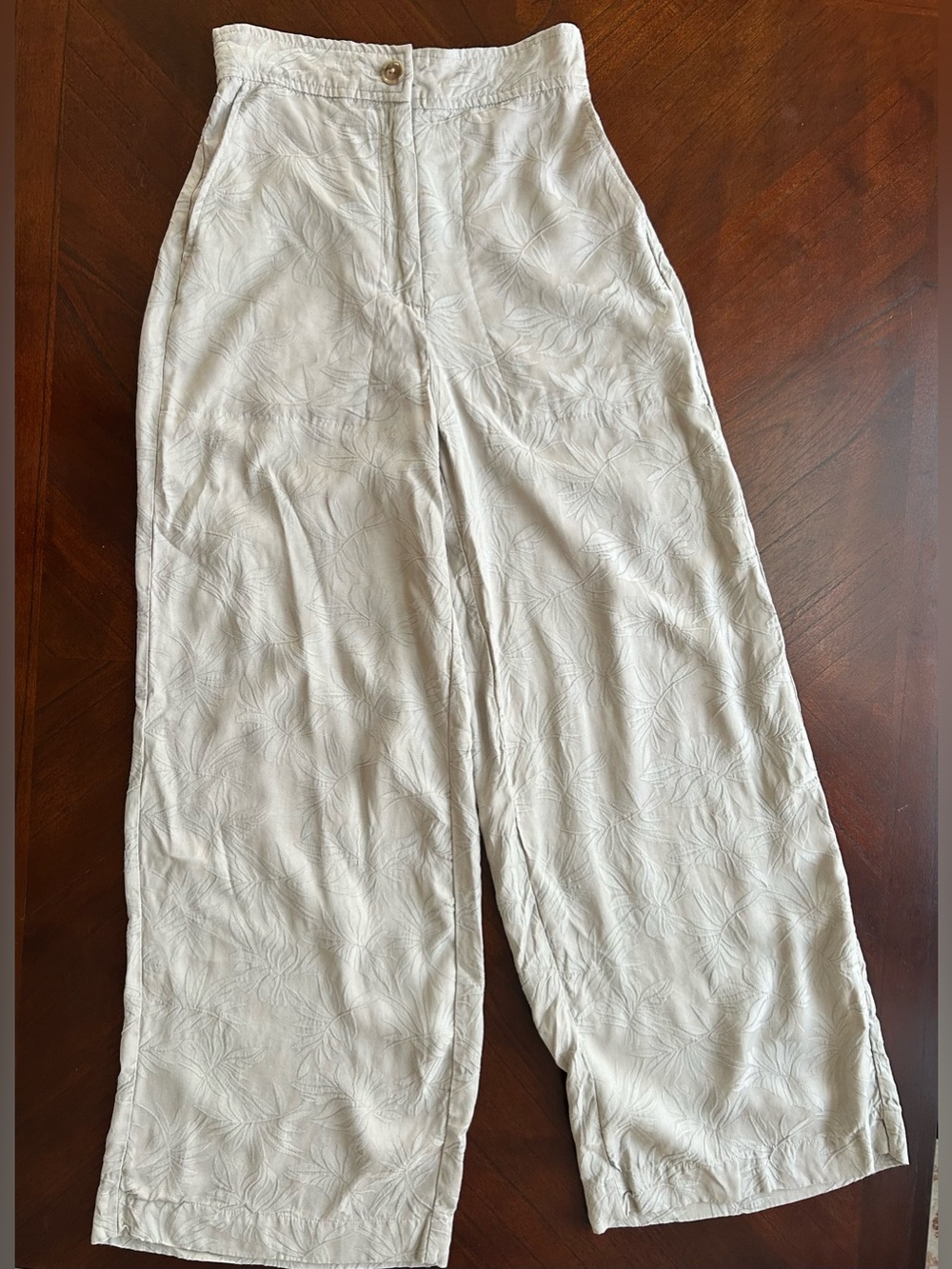 House of Harlow 1960 Sage Green Wide-Leg Embossed Pants - Picture 2 of 10